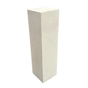 beige sokkel gestuukt s