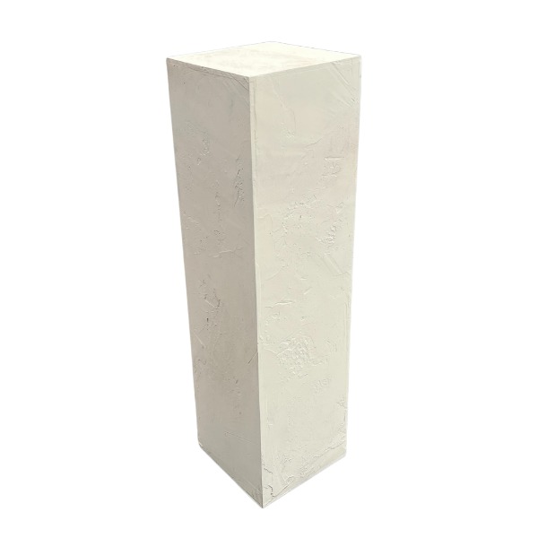 beige sokkel gestuukt s